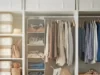 El galán de noche de IKEA: la solución perfecta para organizar tu ropa